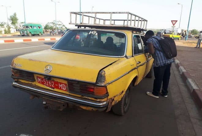 Monologue d’un chauffeur de taxi : « Le Mali n’est pas en règle »