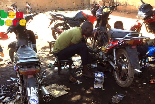 A Mopti, le blues des vendeurs et réparateurs de motos