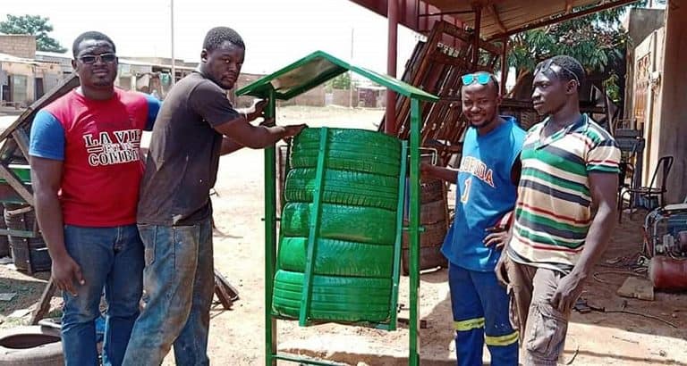 Une poubelle en pneus recyclés : l'invention d'un jeune burkinabè