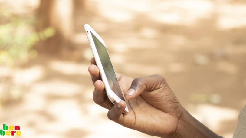 Couple : 7 idées pour pimenter les discussions SMS