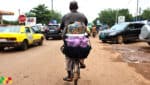 Livraison à vélo : un métier en voie de disparition à Bamako
