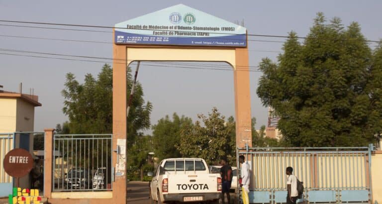 Études de médecine au Mali : un parcours semé d’embuches