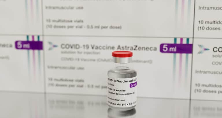 Covid-19 : la campagne de vaccination à l’épreuve de la désinformation