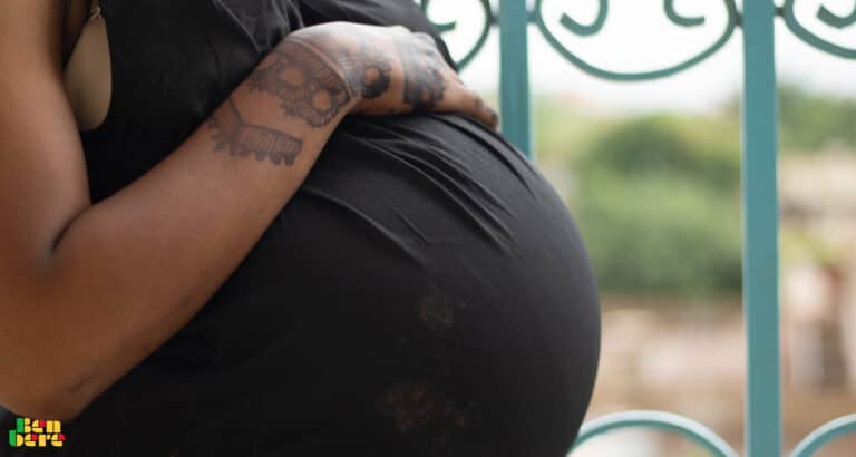 Grossesse et VIH : à Bamako, la double peine des femmes enceintes séropositives