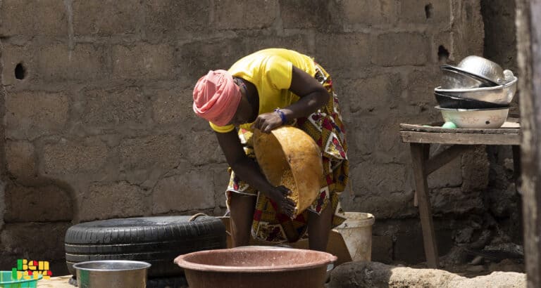Mali : le vote vu par les aide-ménagères
