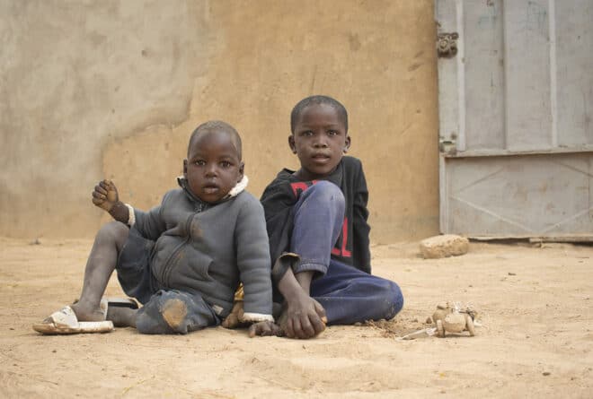 Bamako : insérer les enfants déplacés dans les écoles publiques