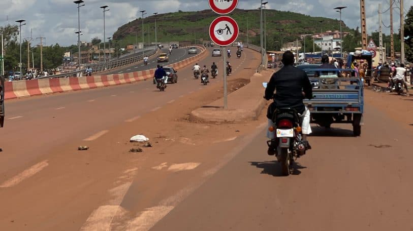 Sécurité routière : comment mes écouteurs de 2000 FCFA ont failli me coûter la vie