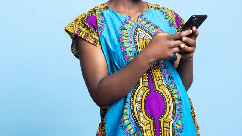 Wave, Orange, État : qui contrôle vraiment les tarifs du mobile money ?