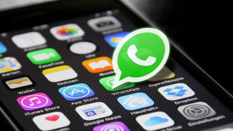 De Fаcеbооk à WhаtsApp : faut-il exiger une preuve d&rsquo;identité avant de faire confiance ?