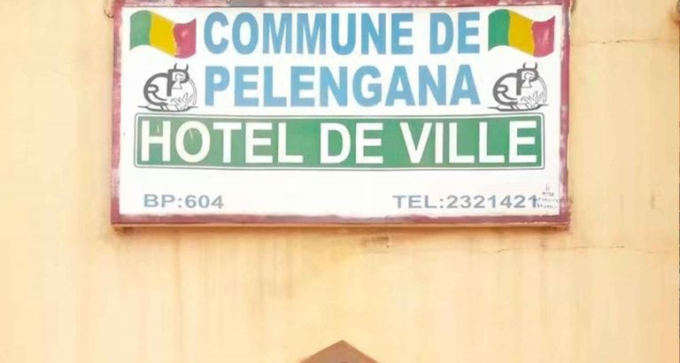 À Péléngana, la mairie mise sur la transparence pour améliorer le paiement de la TDRL