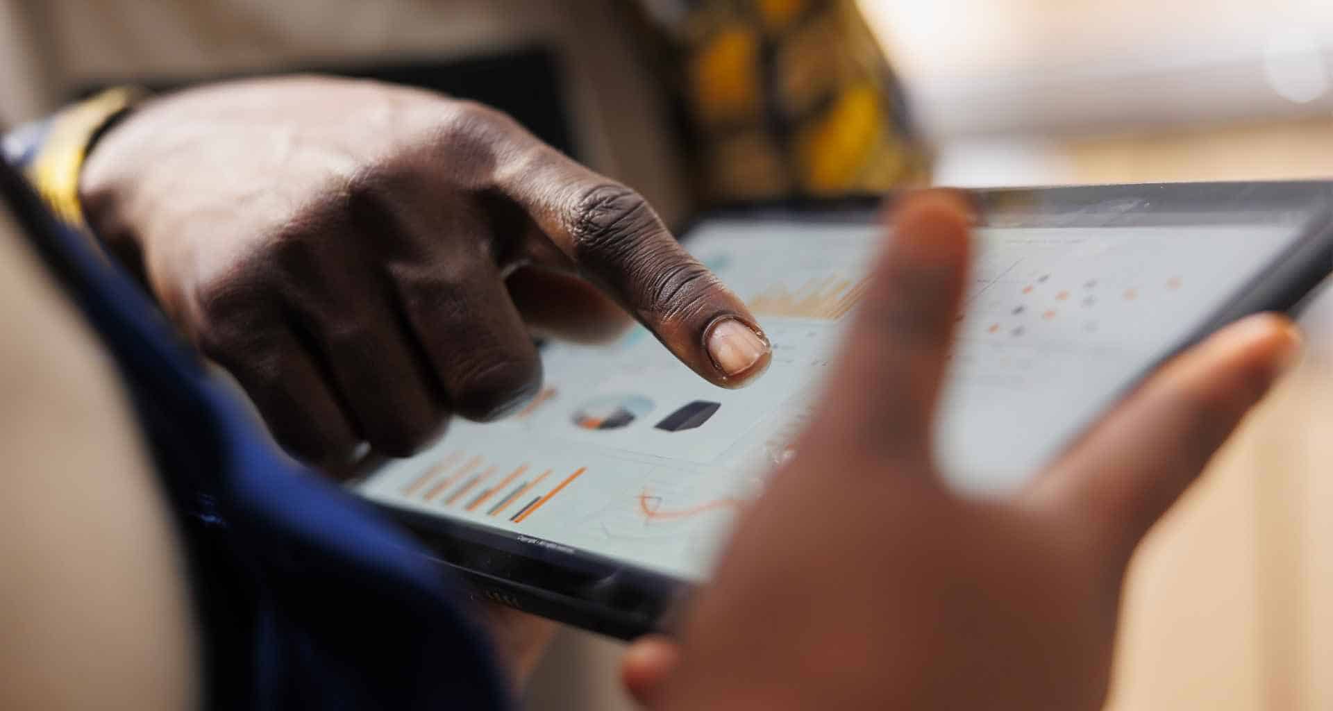 Remèdes miracles, rumeurs et deepfakes : sur les traces de la désinformation sanitaire à Bamako